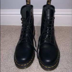 Dr. Martens Core 1460 8-Eye Boot